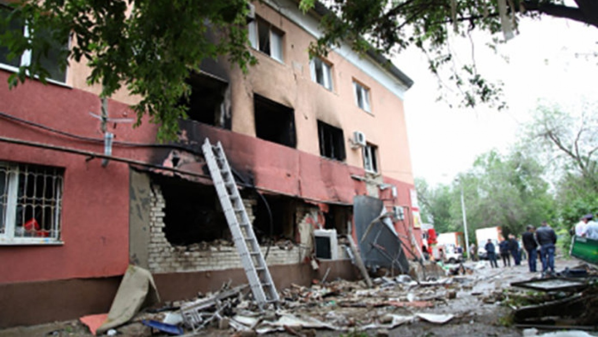 Автомобилисты подсчитали ущерб от взрыва в здании на Томилинской