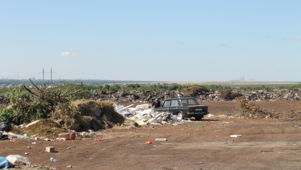 В Татарской Каргале незаконно складируются бытовые и строительные отходы