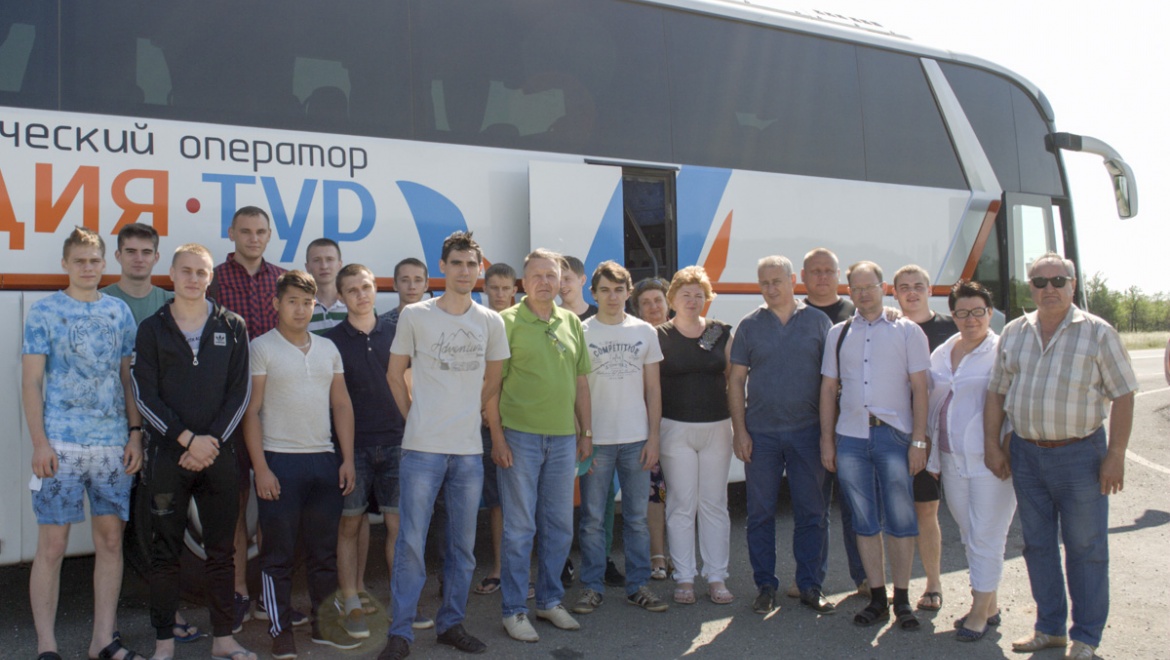 10 оренбургских выпускников пригласили работать на  Байконур