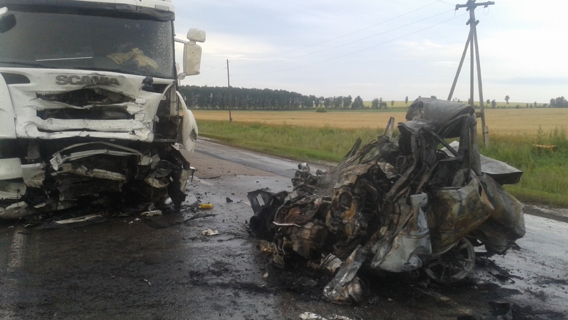 После аварии от "Тойоты" практически ничего не осталось