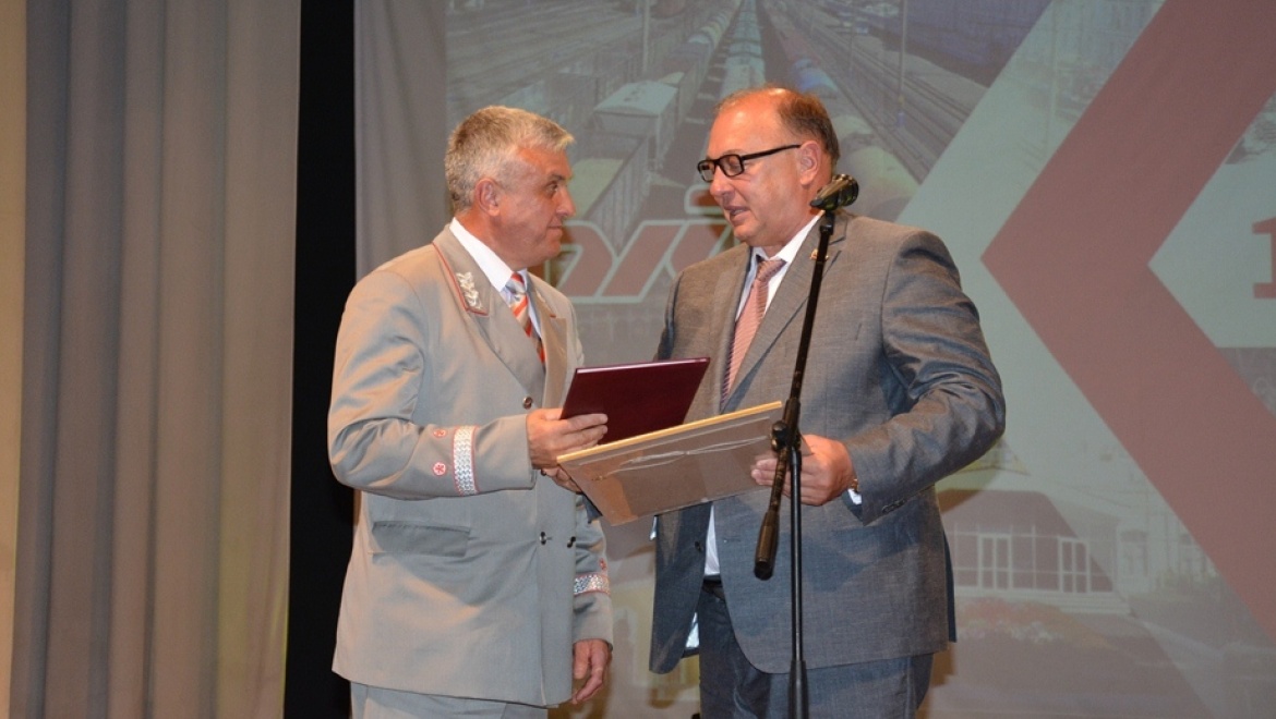 Труд оренбургских железнодорожников отмечен наградами