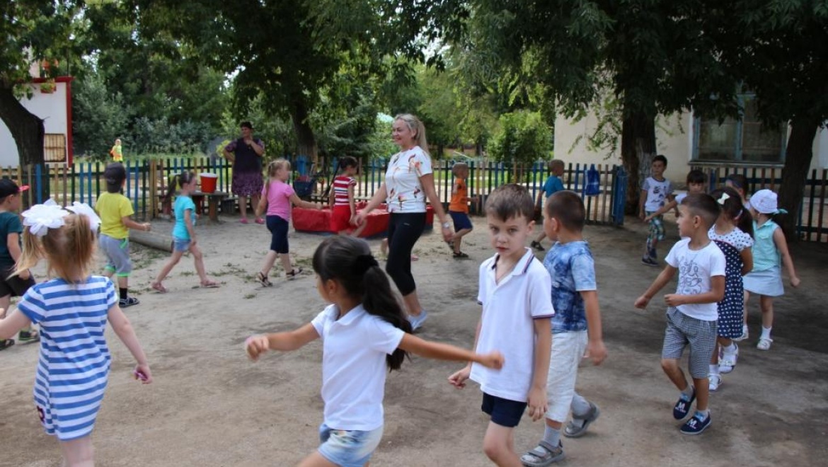 Зарядка со стражем порядка