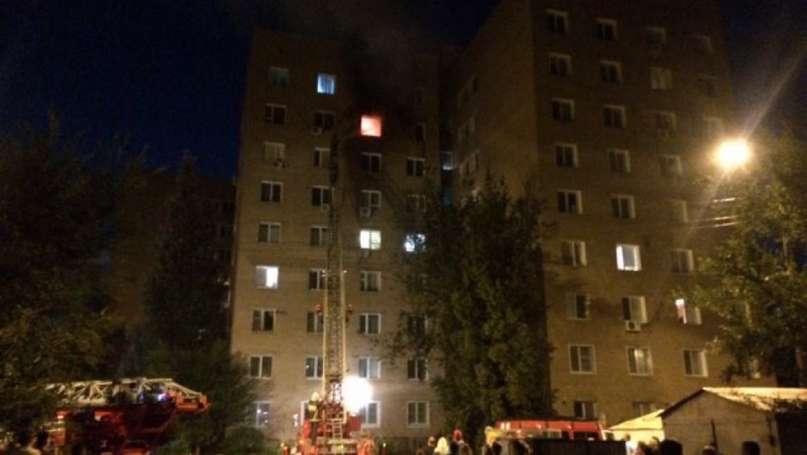 На Тихой загорелась квартира, спасены 7 человек