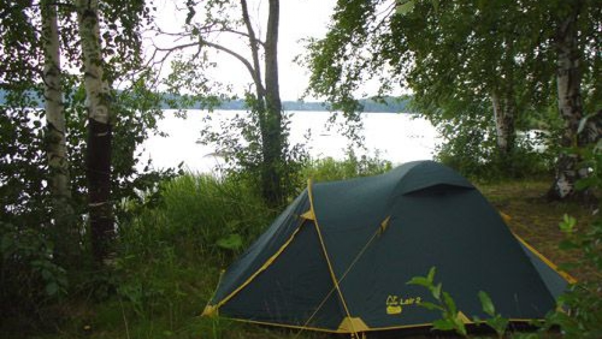 Незакрепленный автомобиль наехал на рыбацкую палатку, мужчина погиб