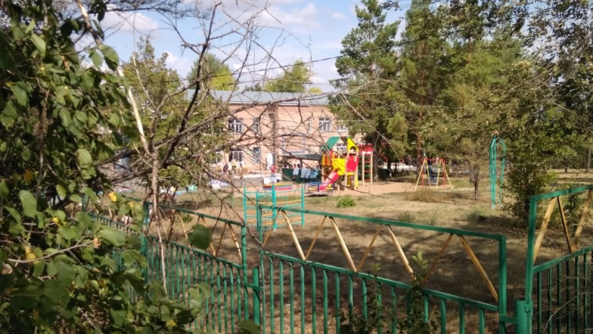 В детском саду загорелась дверь, 36 детей эвакуировано