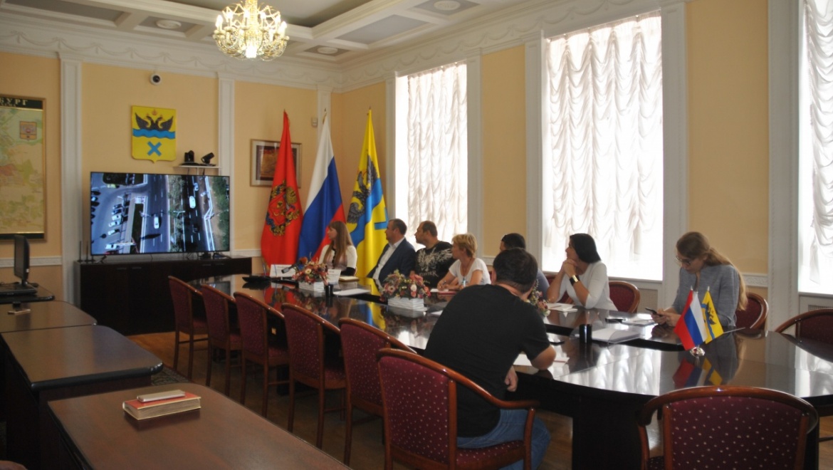 В администрации города презентовали клип о дорогах