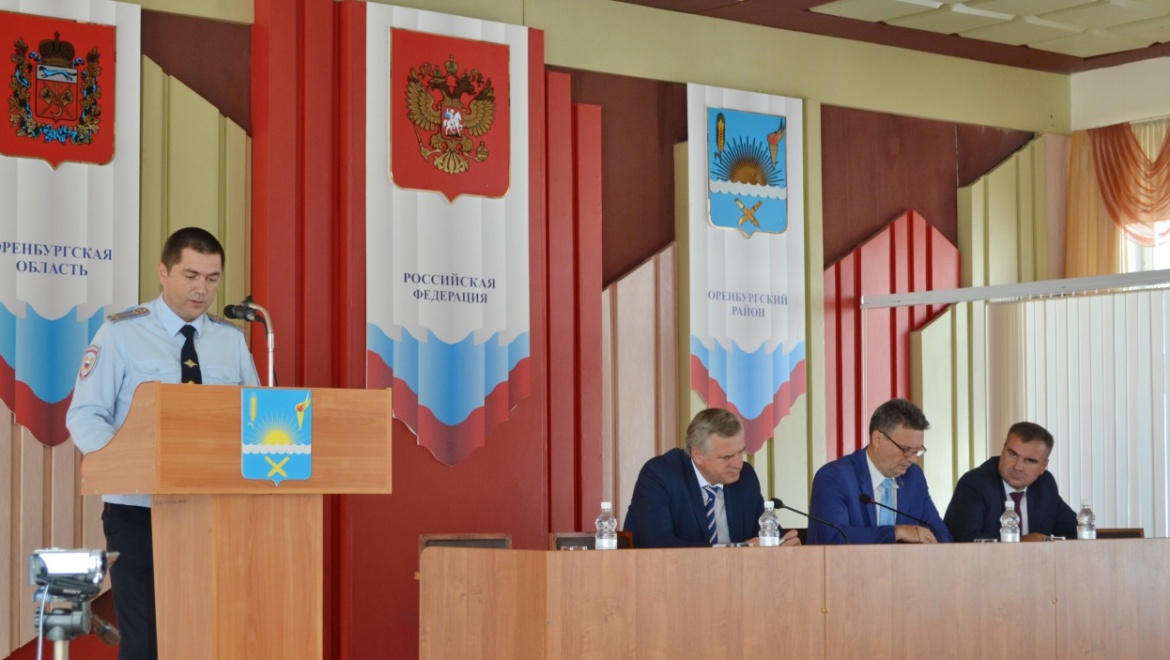 Стражи порядка отчитались перед депутатами