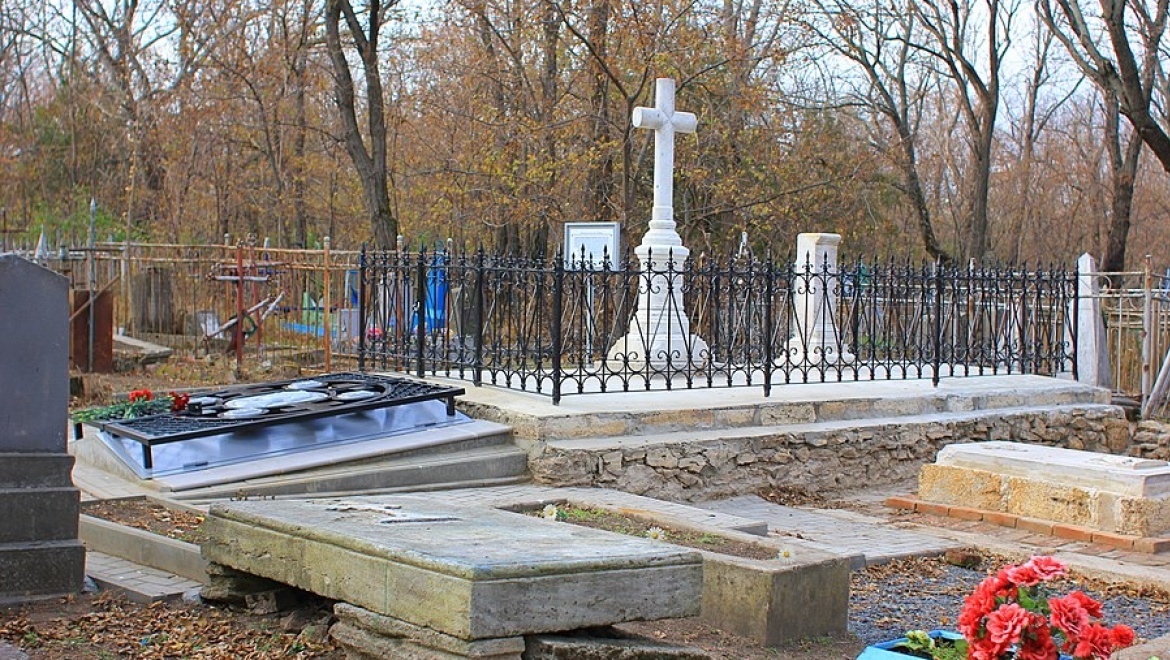 Истец не смог найти на городском кладбище захоронение родственника