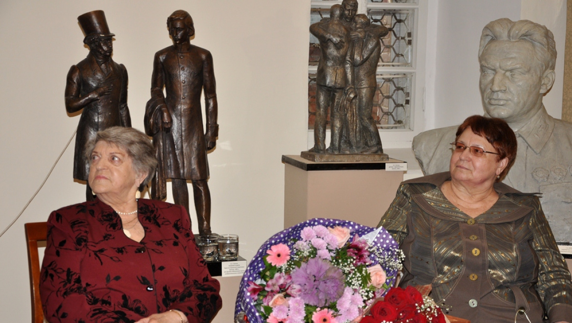Скульптору Надежде Петиной - 85! 