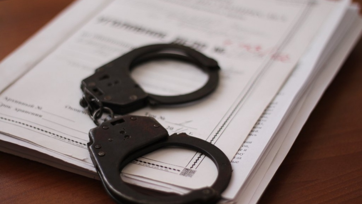 Очередная попытка дачи взятки таможеннику закончилась уголовным делом 