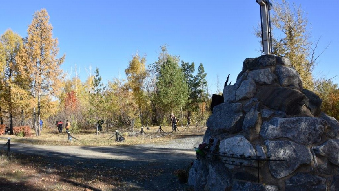 В Оренбурге приводят в порядок Аллею репрессированных 