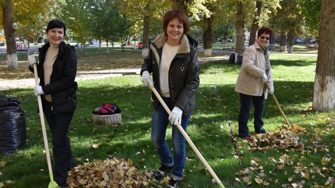 Почти 50 тысяч оренбуржцев вышли на городской субботник