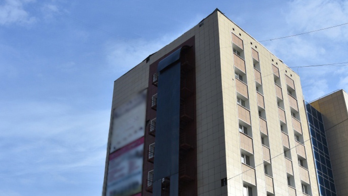 В Оренбурге демонтируют незаконные рекламные конструкции