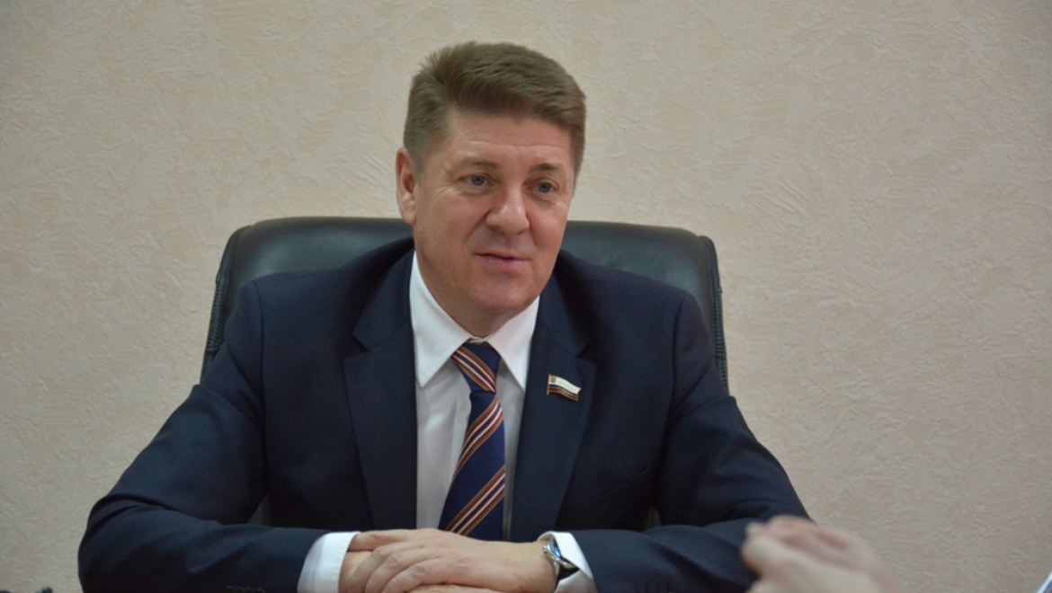 Сенатор от Оренбуржья Андрей Шевченко передаст личные документы в областной архив