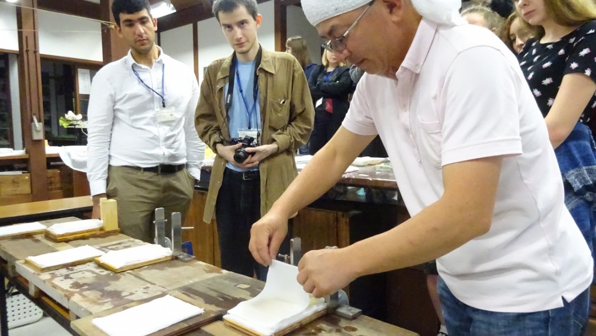 На стажировке в Японии:   от копнения риса до обсуждения экономики