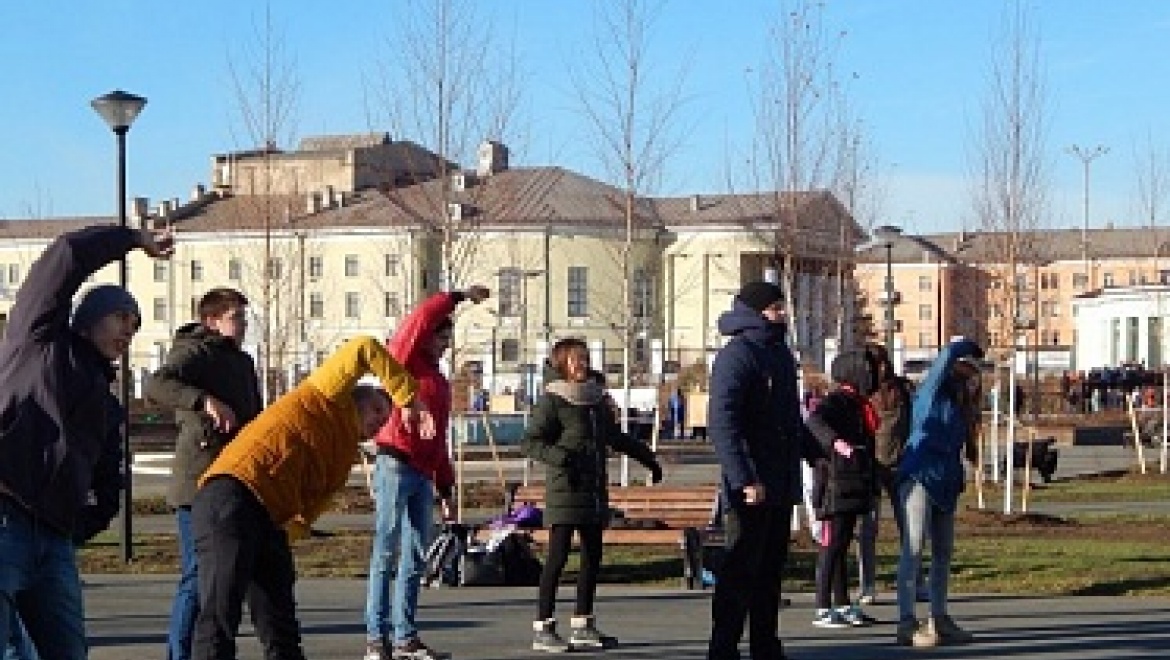 В Новотроицке после благоустройства открылся городской парк