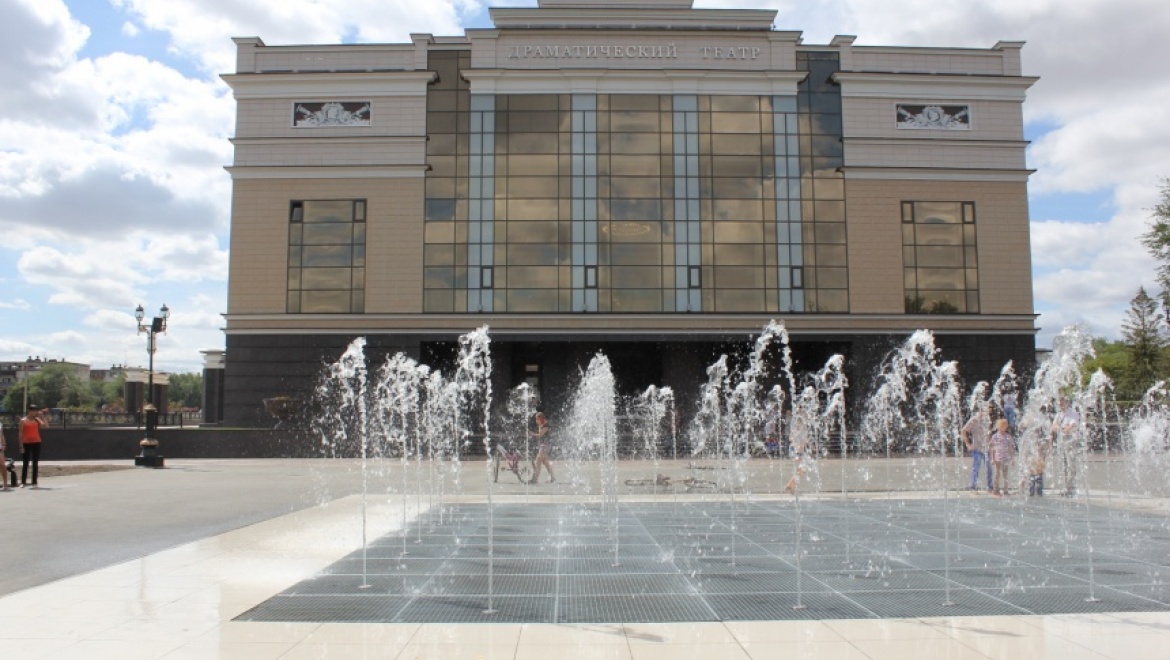 Орский государственный драматический отметил 80-летний юбилей