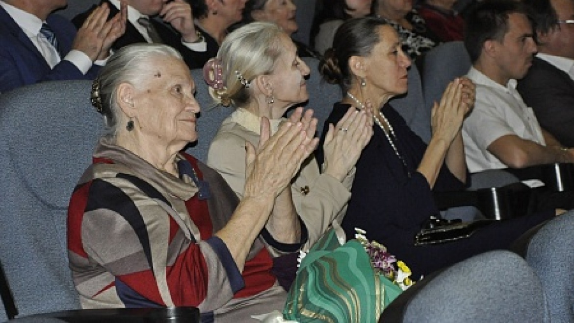 В Оренбурге наградили лучшие трудовые династии