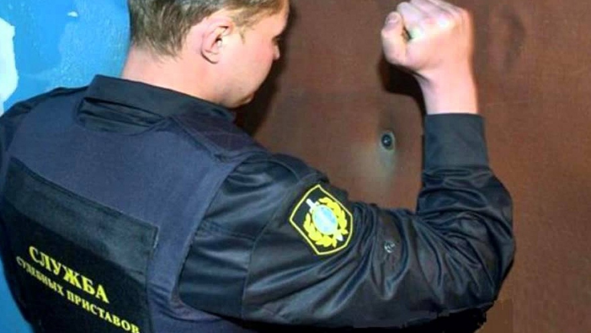 Судебный пристав попался на взятке