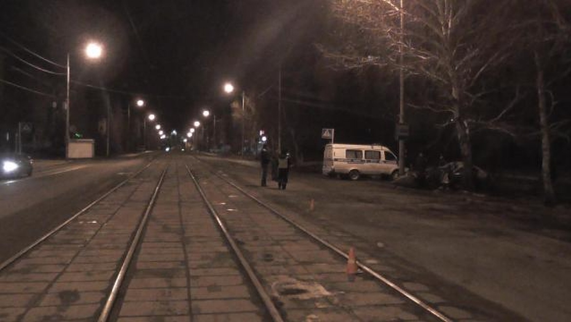 Водитель скончался после наезда на дерево