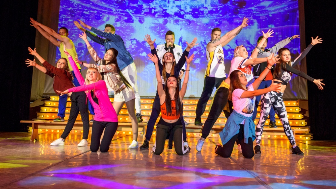 «Студенческая осень – 2017»:  фестивальная Катюша и парящие артисты