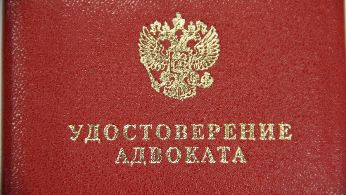 Адвокат накинулась на пристава в здании суда