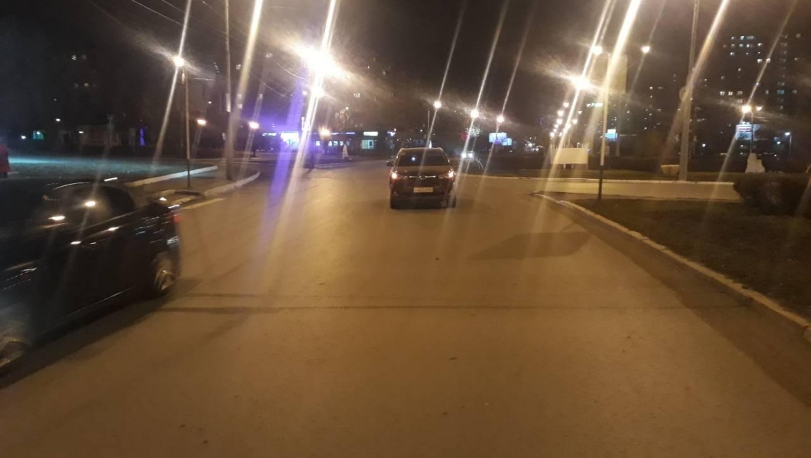 На Чкаловой иномарка наехала на пешеходов