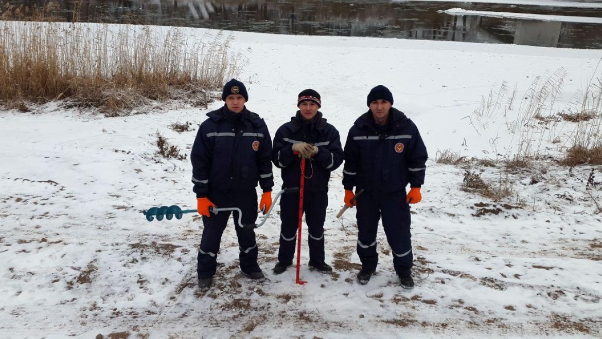 В Оренбурге спасатели провели рейд по реке Урал