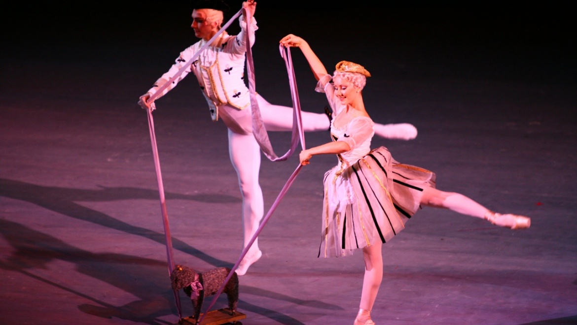 Большой театр представляет балет "Щелкунчик" в Оренбурге