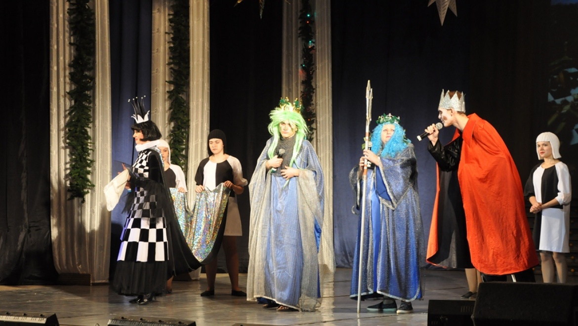 На благотворительной елке побывали около 600 маленьких оренбурцев