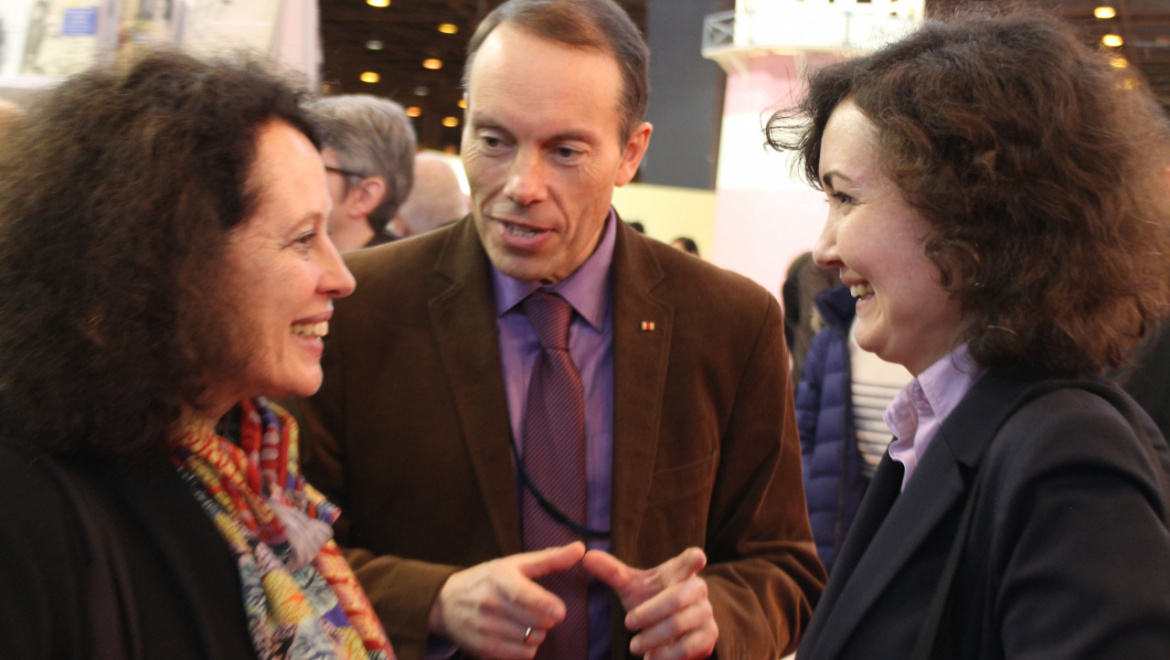 Отношения между народами выше политики