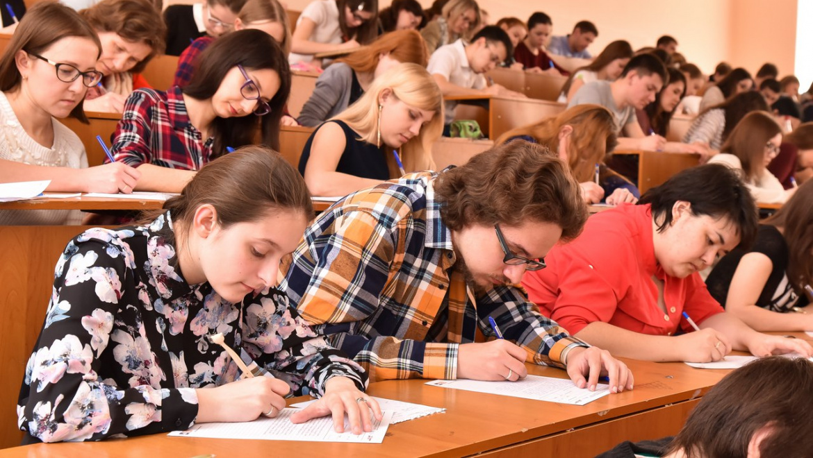 Текст диктанта будет читать Светлана Губернская 