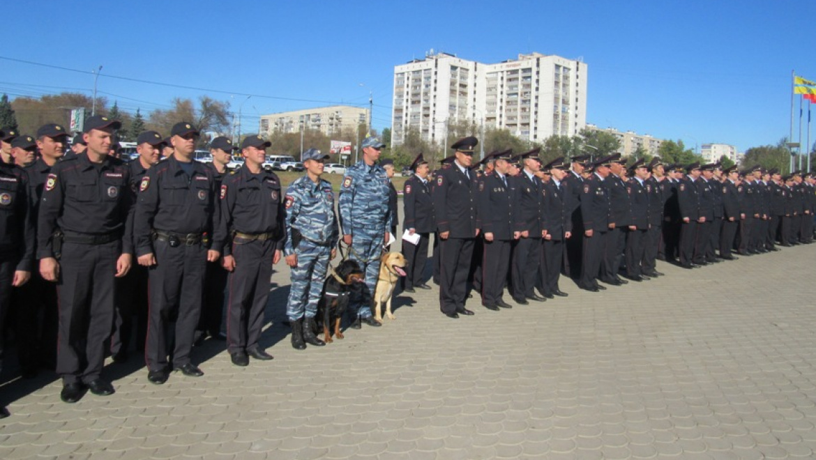 В Оренбурге состоялся смотр полицейских нарядов