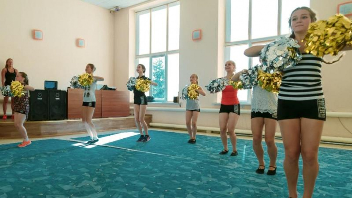 При поддержке «Газпромнефть-Оренбурга» в Оренбургском районе появилась команда чирлидеров