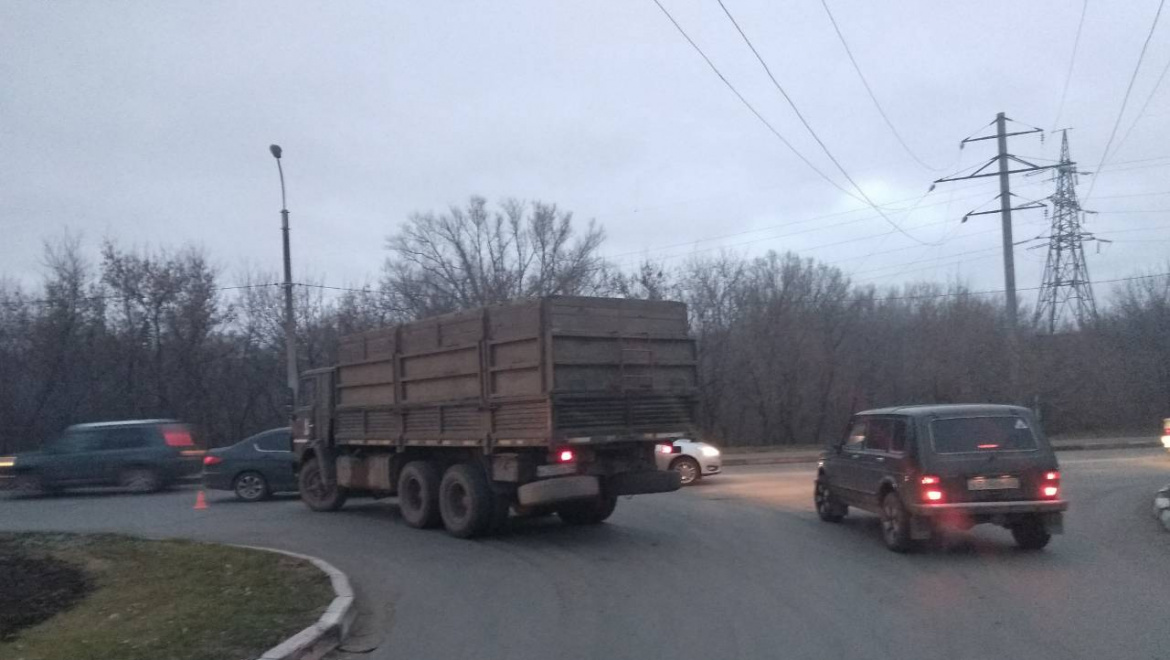 Камаз не пропустил пассажирский автобус