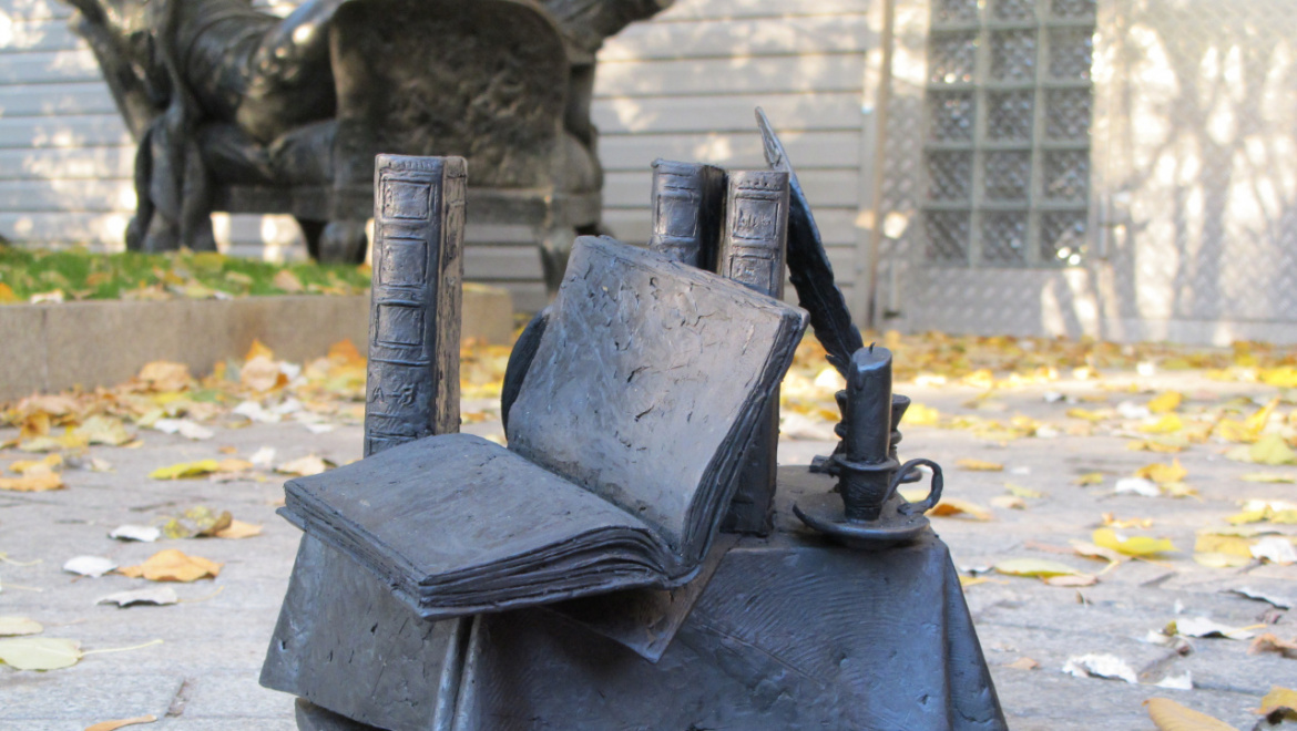 Оренбуржцы, проголосуем за памятник словарю Даля!