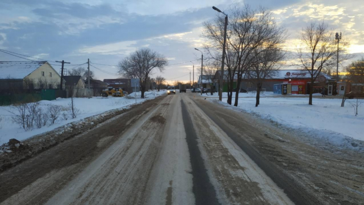 Автоледи сбила мать с сыном