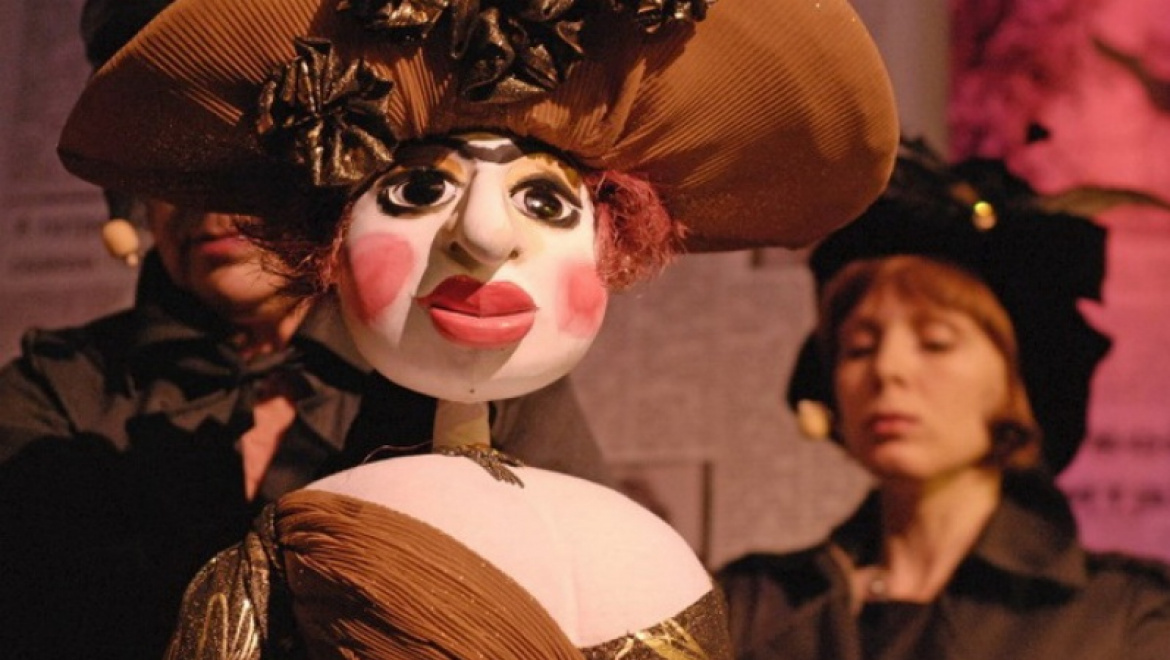Выставка шляп в театре кукол
