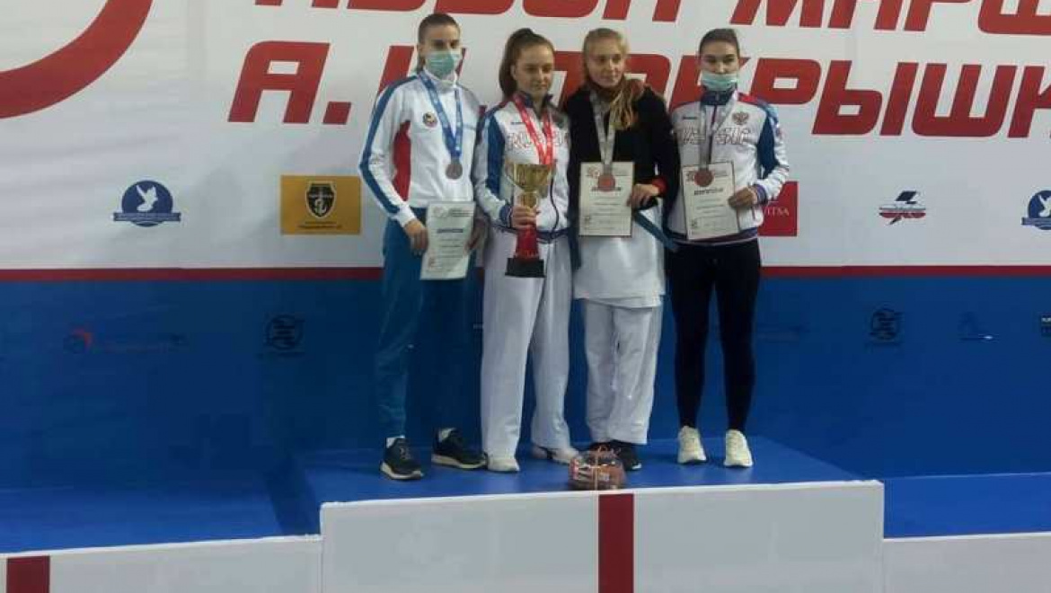 2 место на всероссийских соревнованиях по каратэ заняла Валерия Голубева