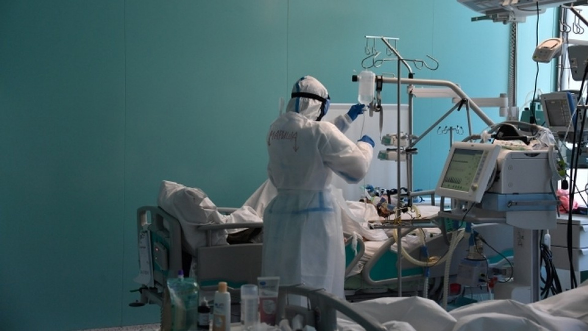 Оренбургские врачи награждены за труд в условиях пандемии