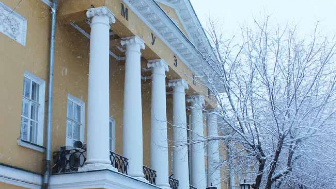  В губернаторском музее открывается выставка «#ВечныеКниги»