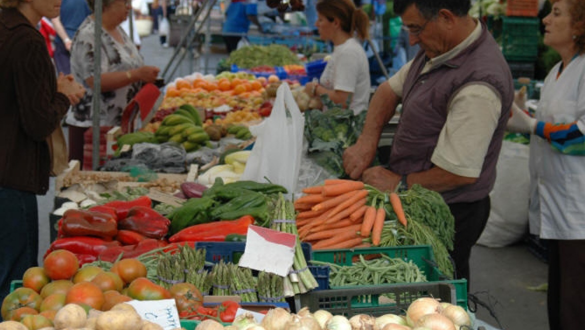 На рынках областного центра отмечено колебание цен на ряд продуктов и непродовольственных товаров