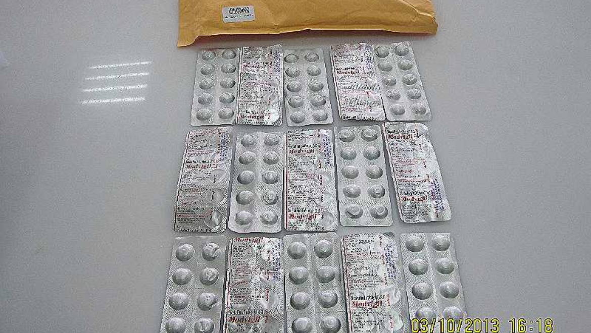 Таможенники изъяли модафинил в таблетках, отправленных из Швейцарии в Москву