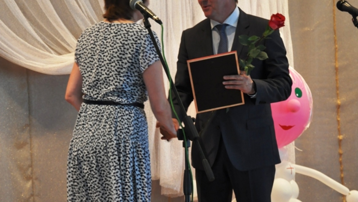 Андрей Шевченко поздравил медиков с наступающим праздником