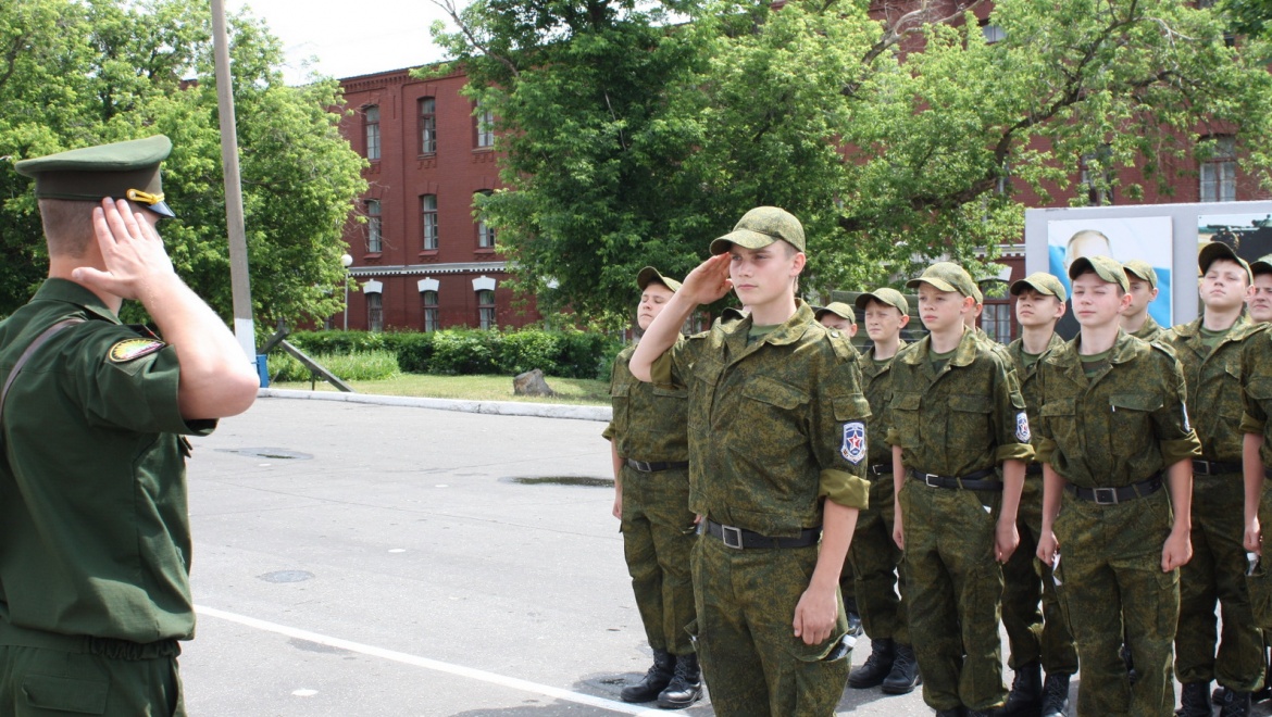 Будни оборонно-спортивного лагеря «Гвардеец»