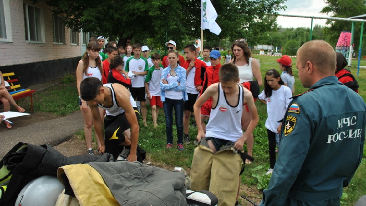 «Сильные, умелые, огнеборцы смелые!»