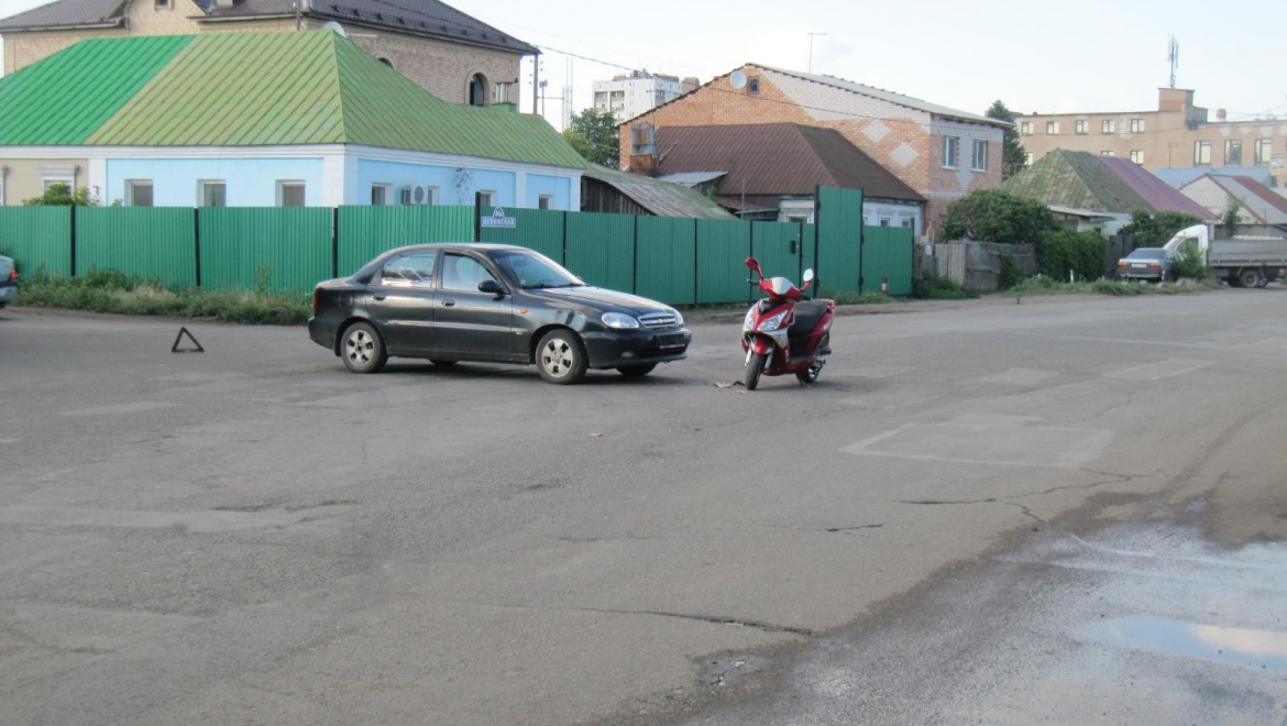 15-летний скутерист не уступил "Шевроле"