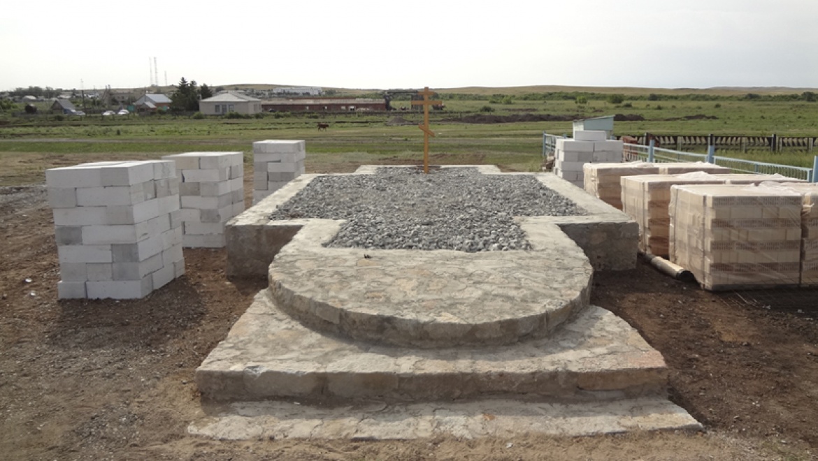 В Кваркено провели закладку нового храма Победы 