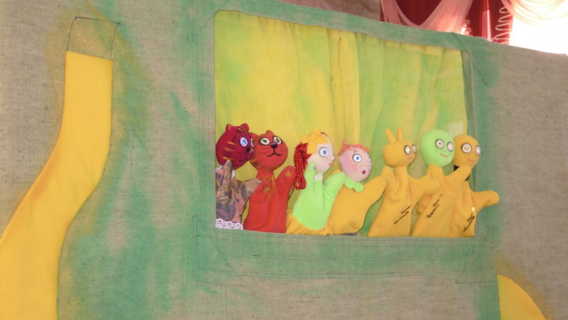 В поселке Энергетик прошла премьера кукольного спектакля «Про Его Величество Эле-Электричество»     