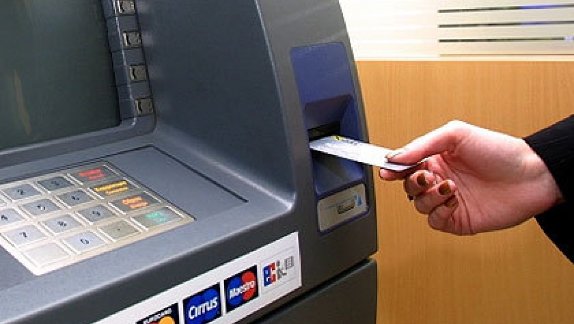 Мошенники попытались "разблокировать" карту за 12 тысяч рублей